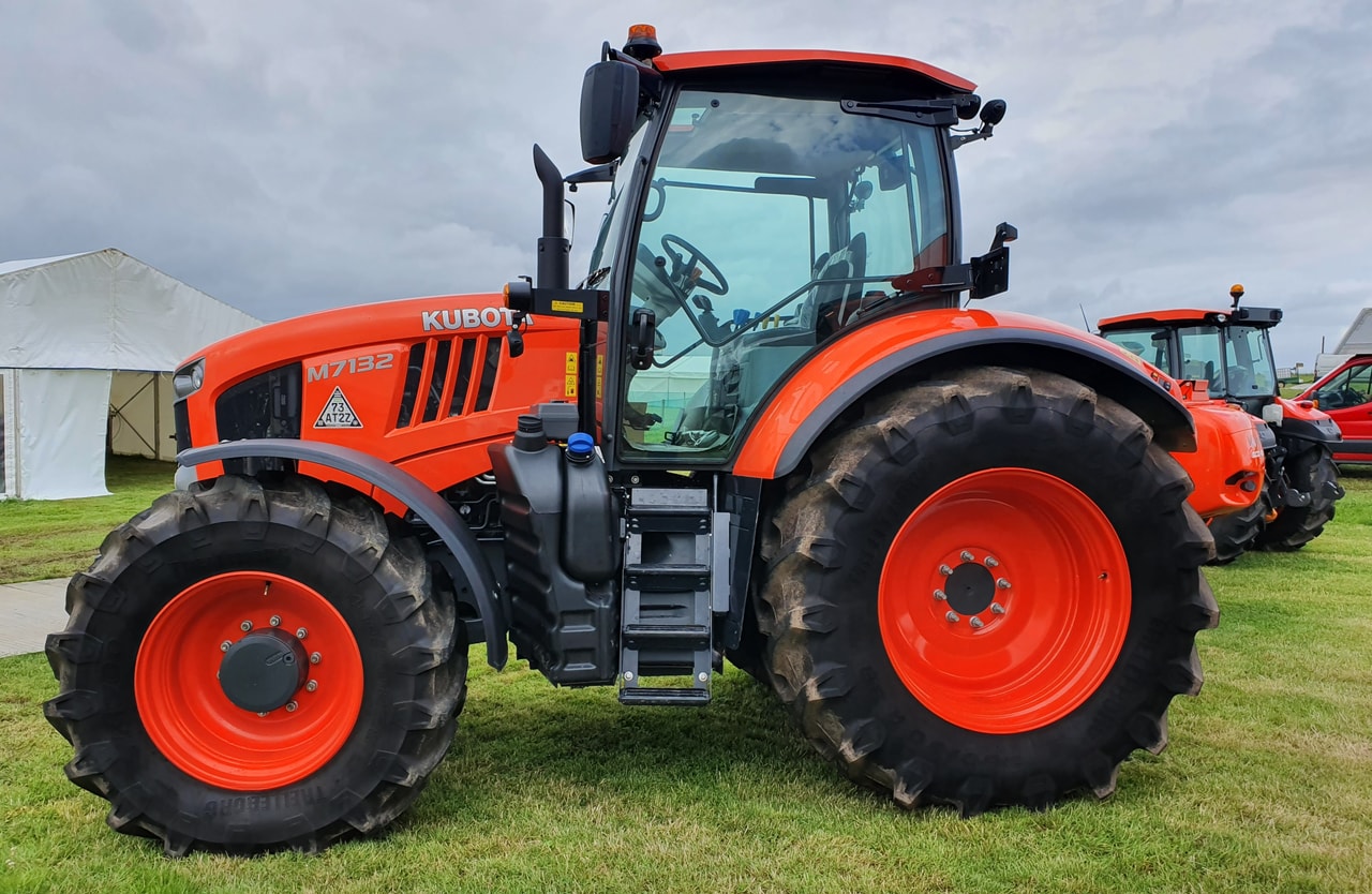 Kubota L130G