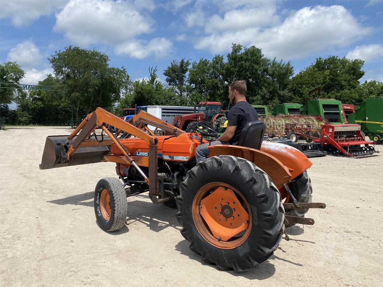 Kubota L285 