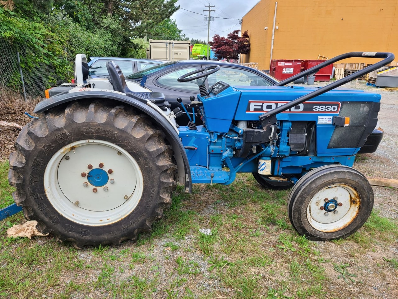 New Holland 3830 