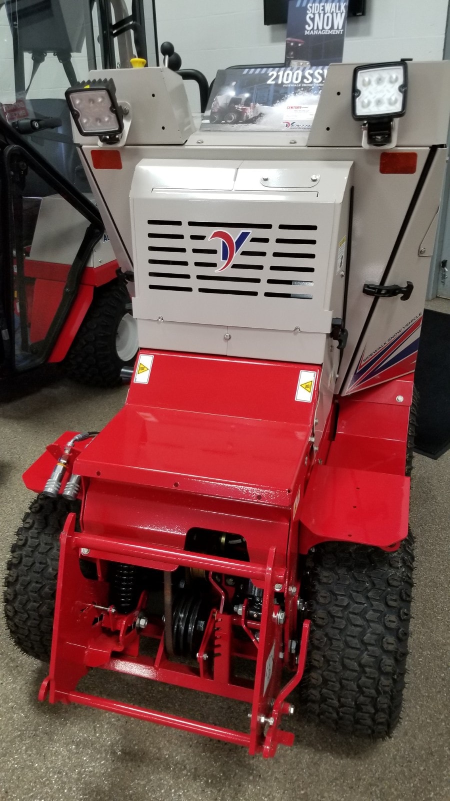 Ventrac 2100C SSV 