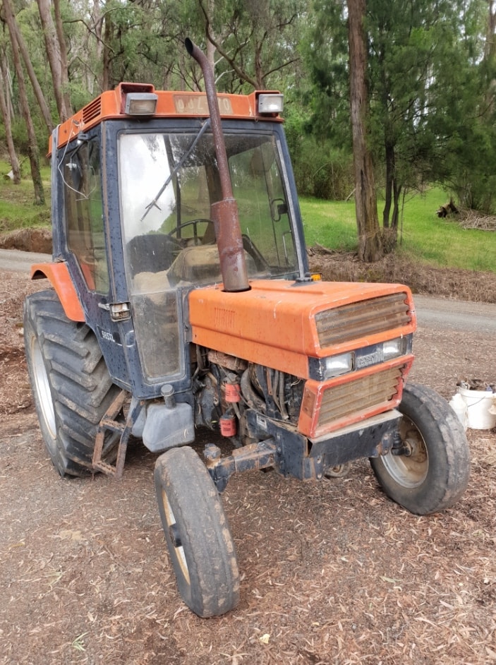 CaseIH 585XL