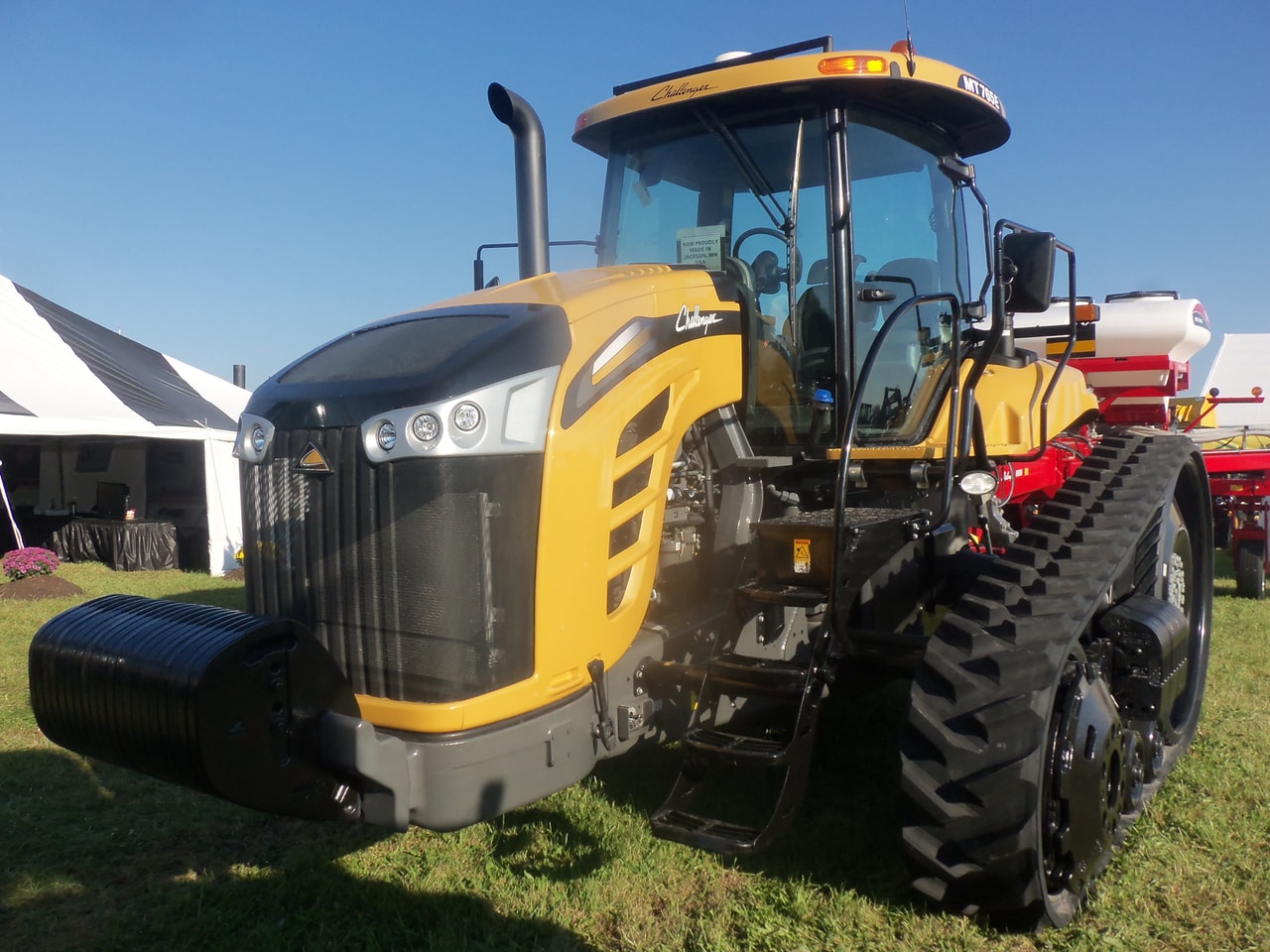 Challenger MT765E