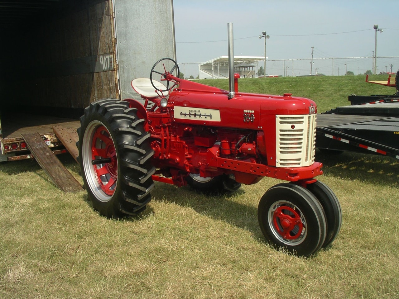 Farmall 350