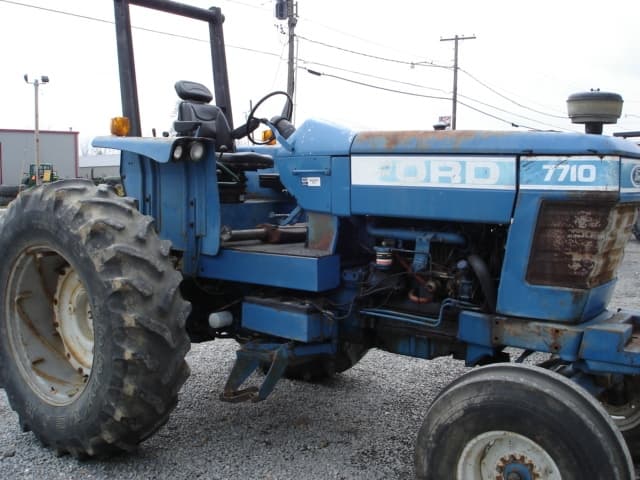 Ford-New Holland 7710