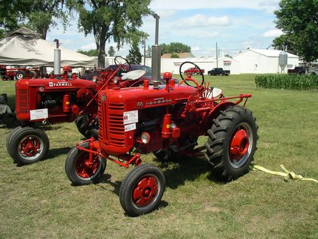 International Harvester 100