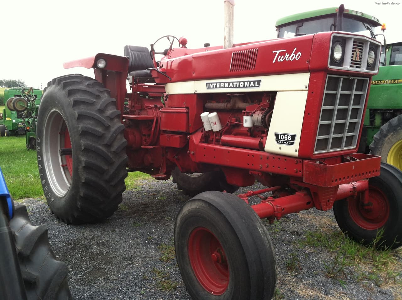 International Harvester 1066
