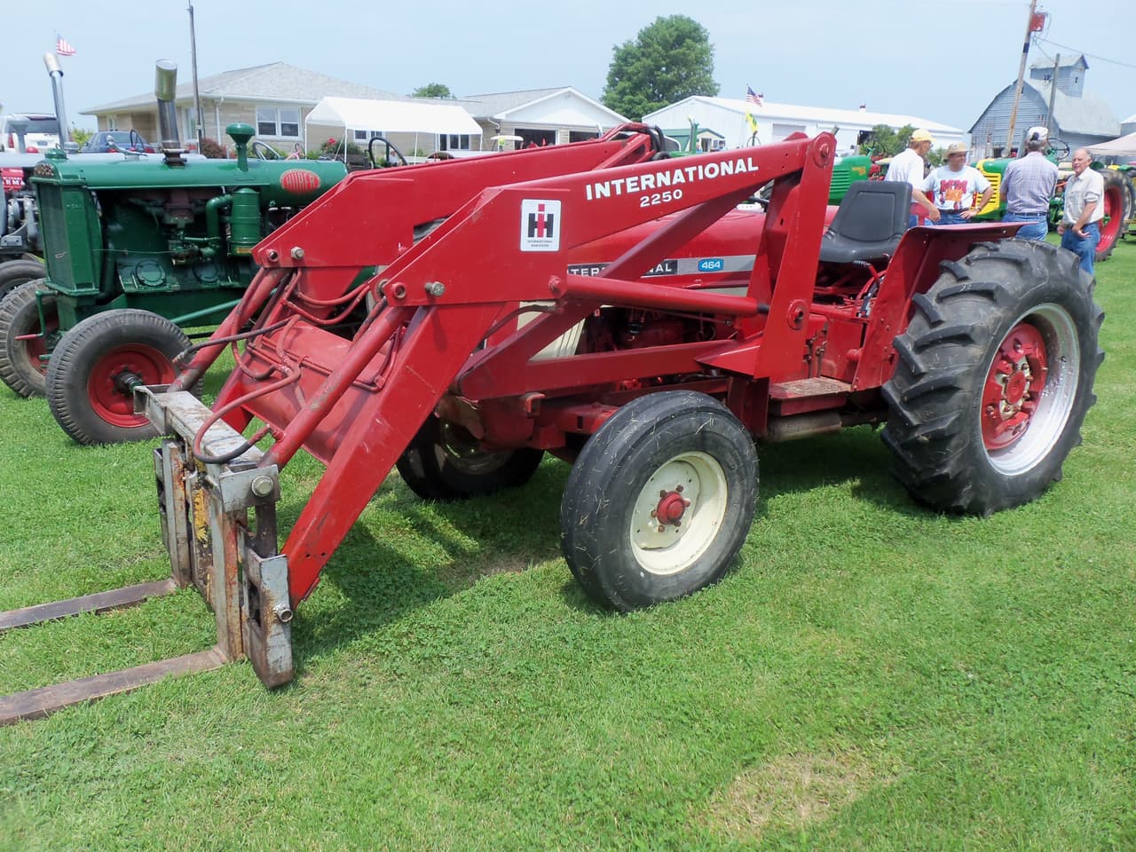 International Harvester 464