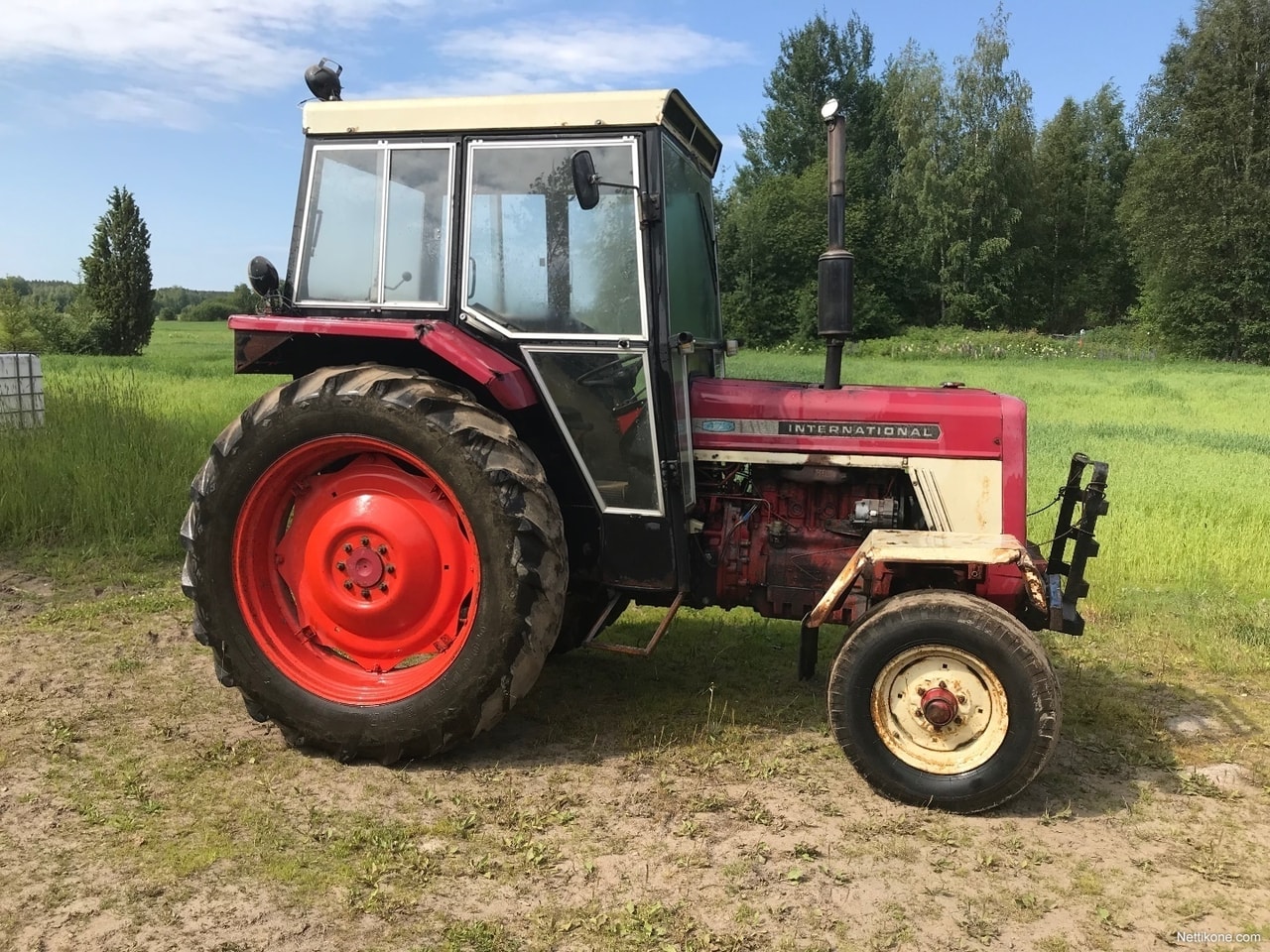 International Harvester 475