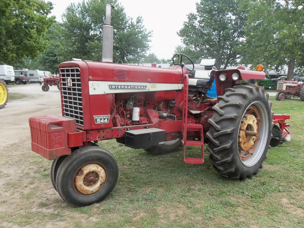 International Harvester 544