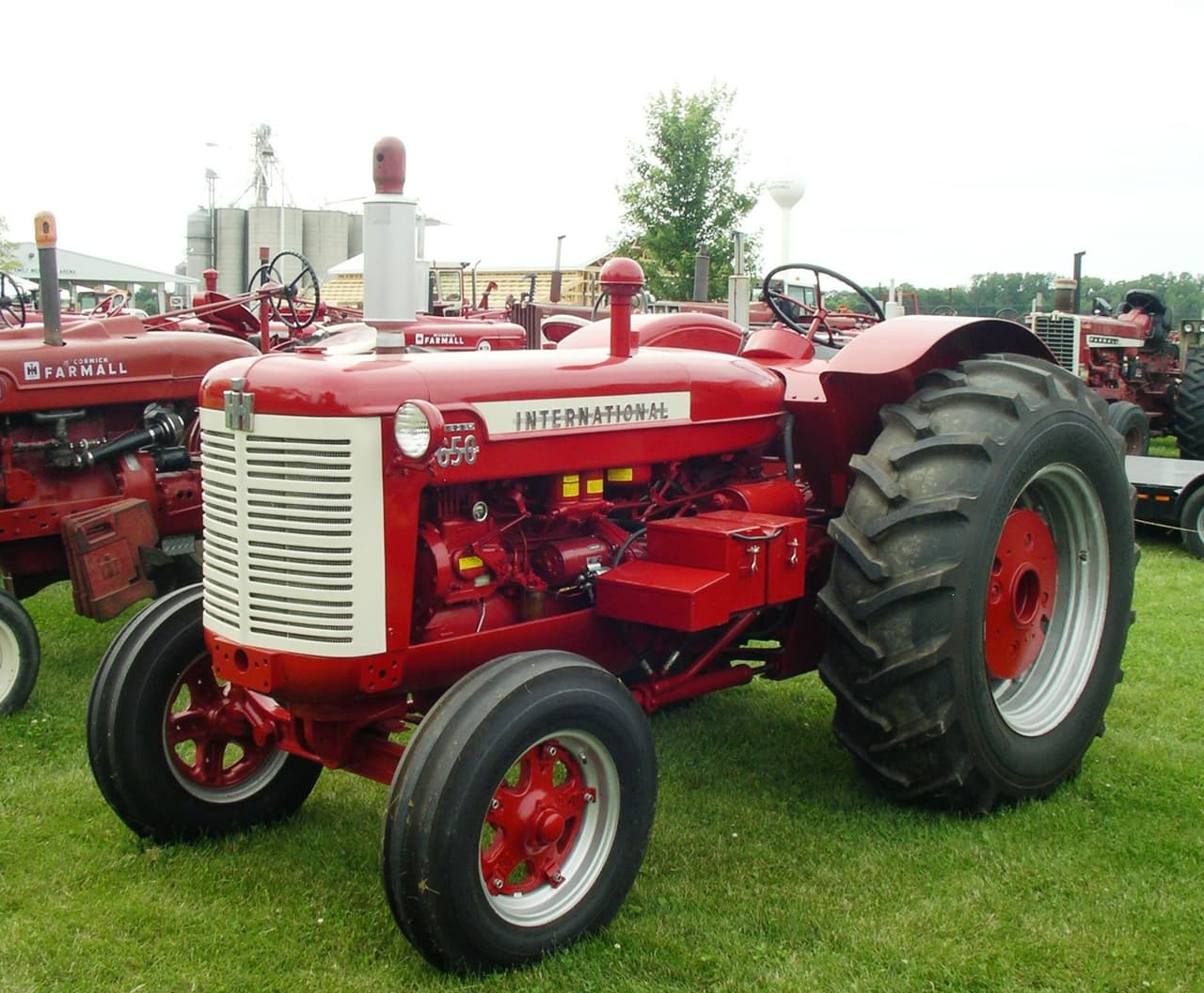 International Harvester 650