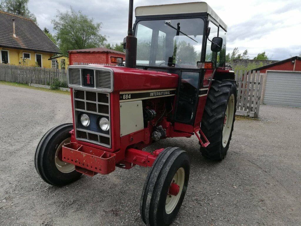 International Harvester 684