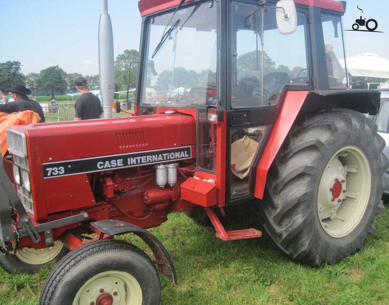 International Harvester 733