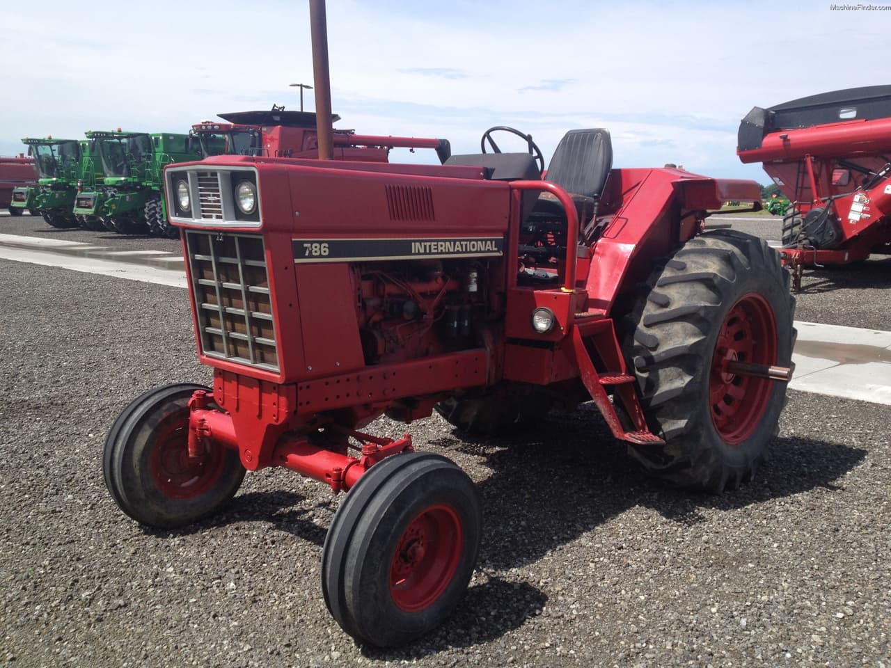 International Harvester 786