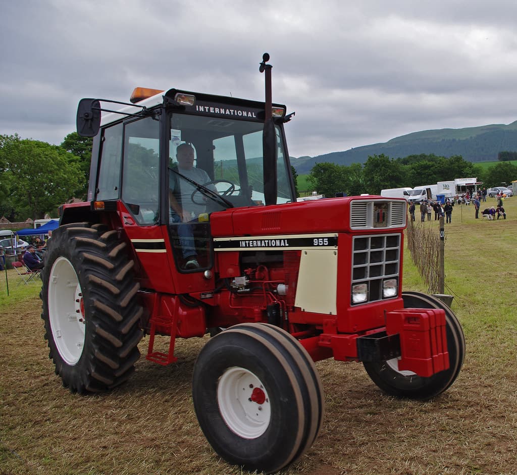 International Harvester 955