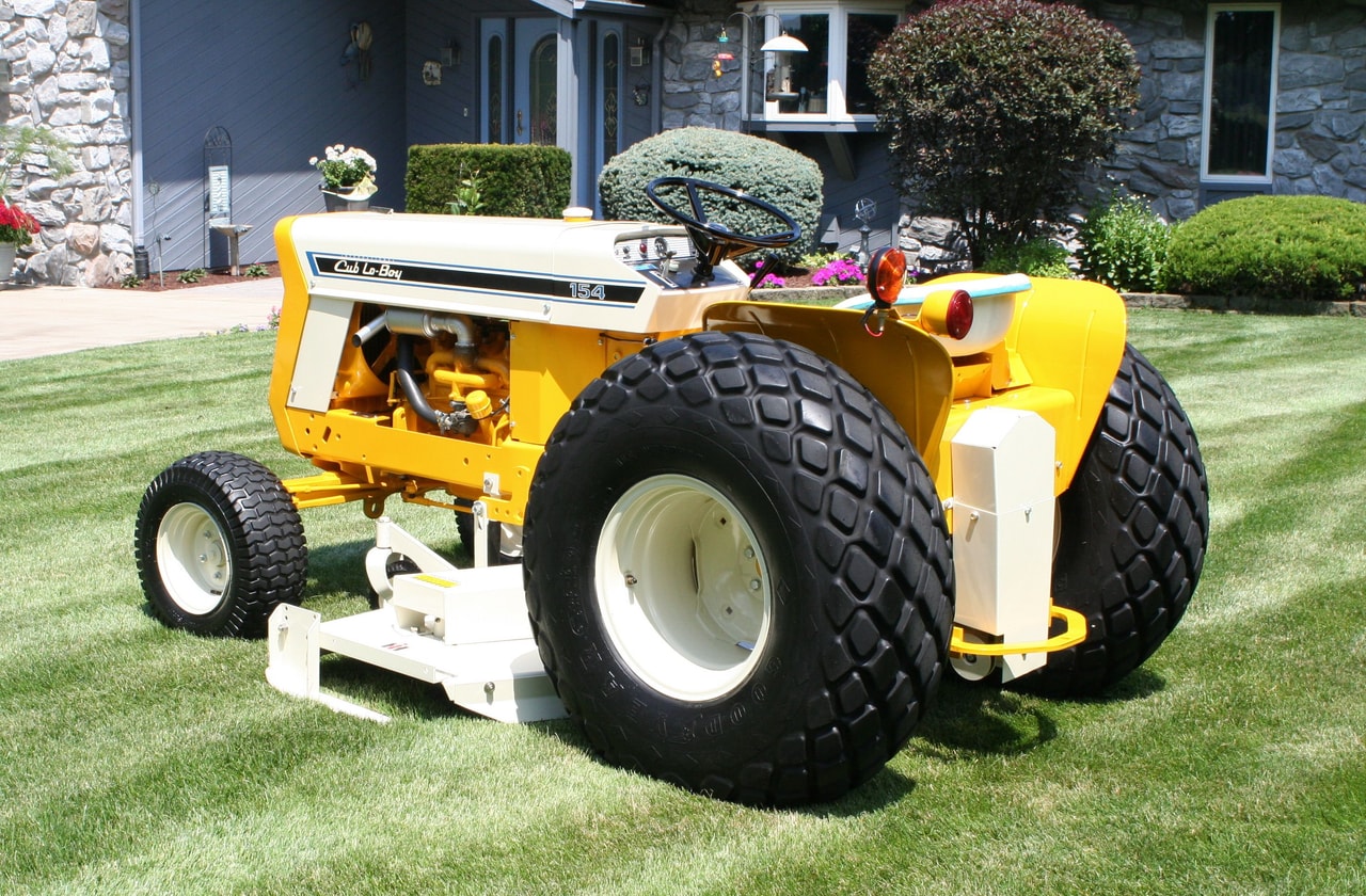 International Harvester Cub 154 Lo-Boy