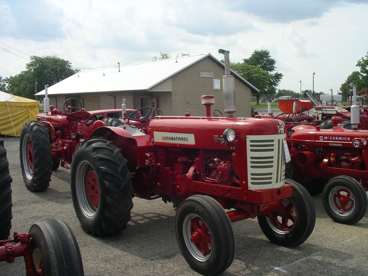 International Harvester W-450