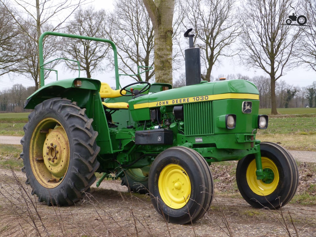 John Deere 1030