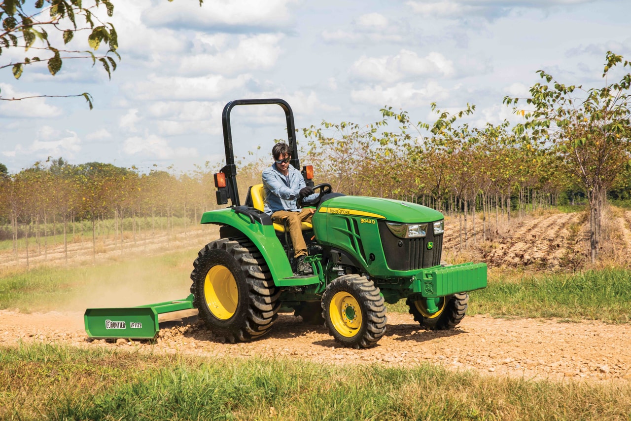 John Deere 1546F