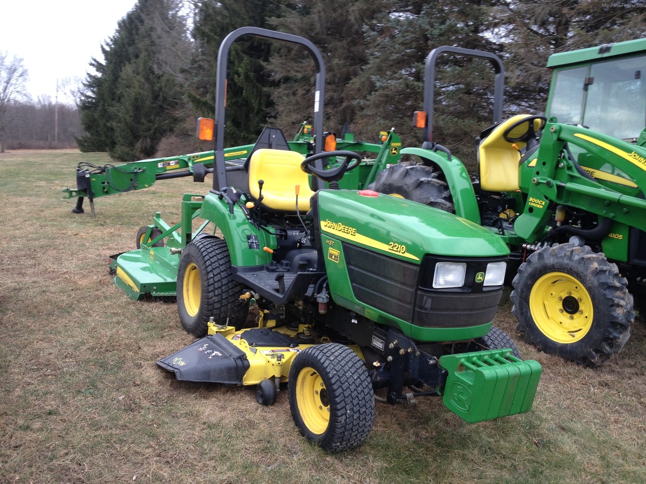 John Deere 2210
