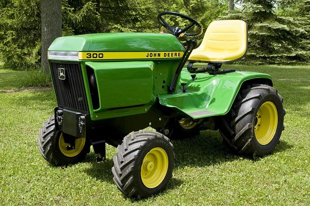 John Deere 300