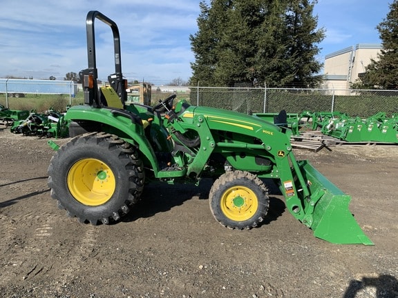 John Deere 3025D