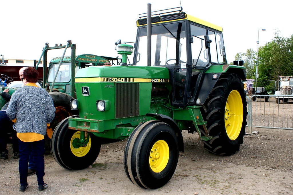 John Deere 3040
