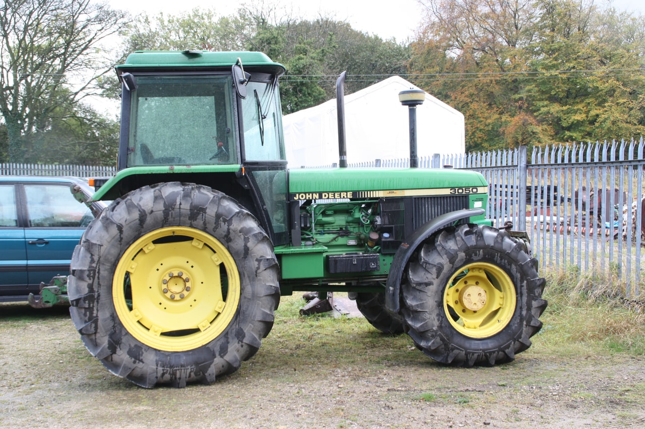 John Deere 3050