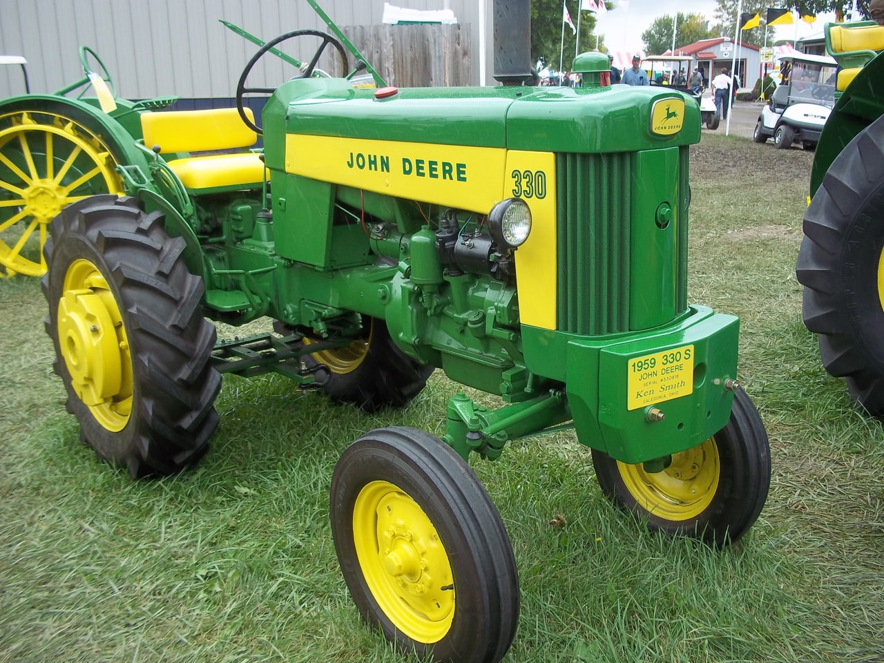 John Deere 330