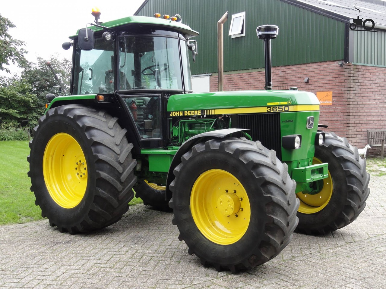 John Deere 3650