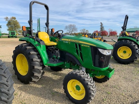 John Deere 4066M