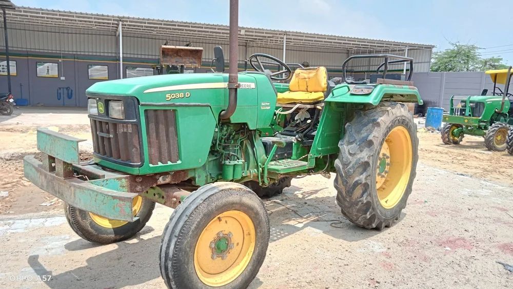 John Deere 5038D