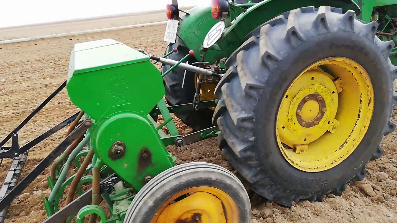 John Deere 515