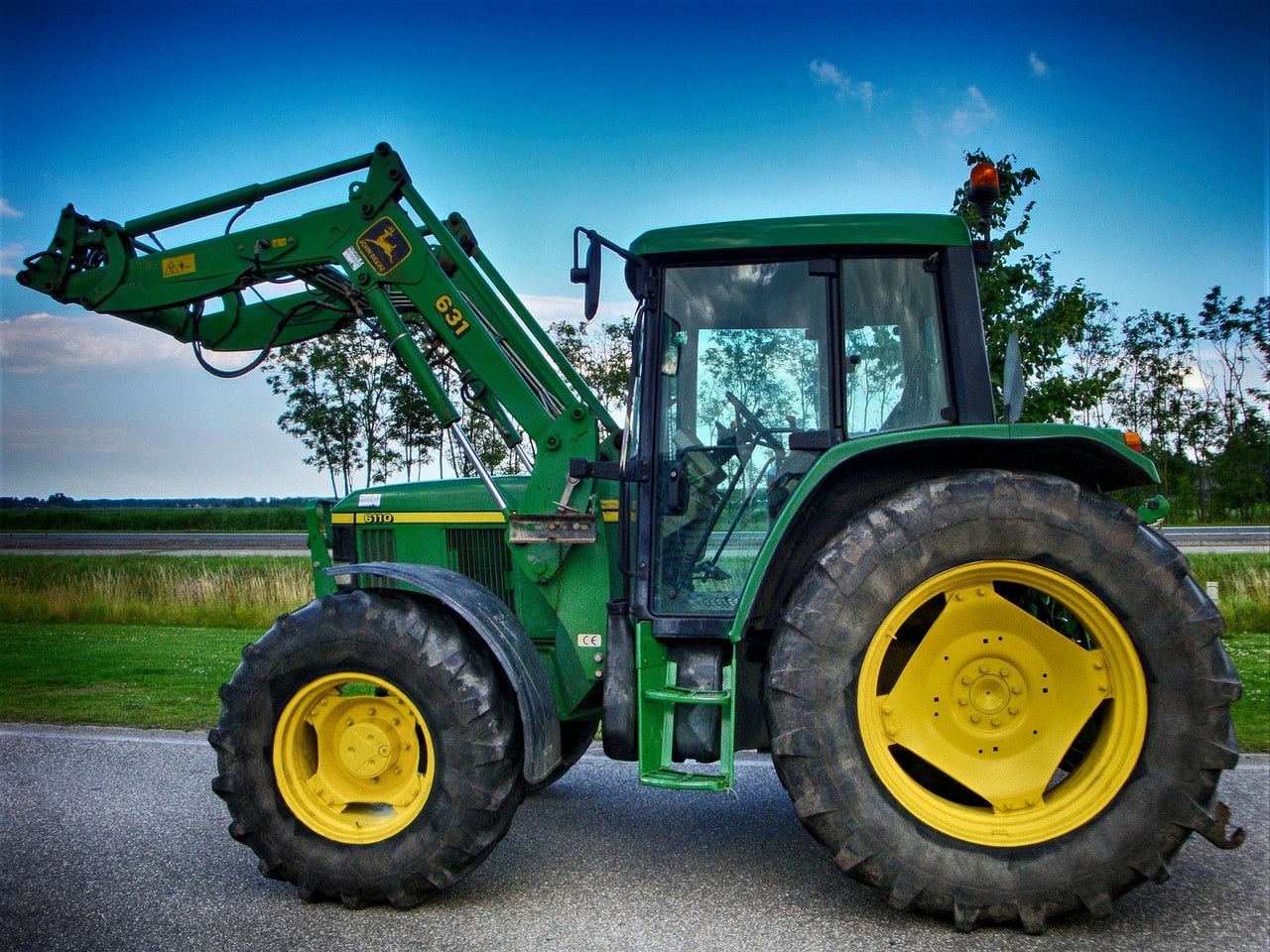 John Deere 6100B