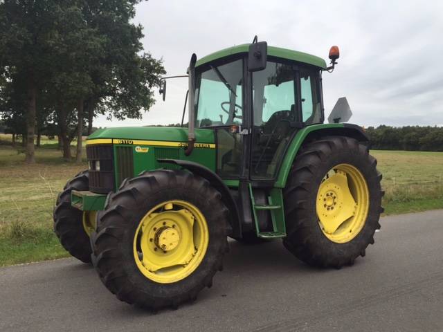 John Deere 6110