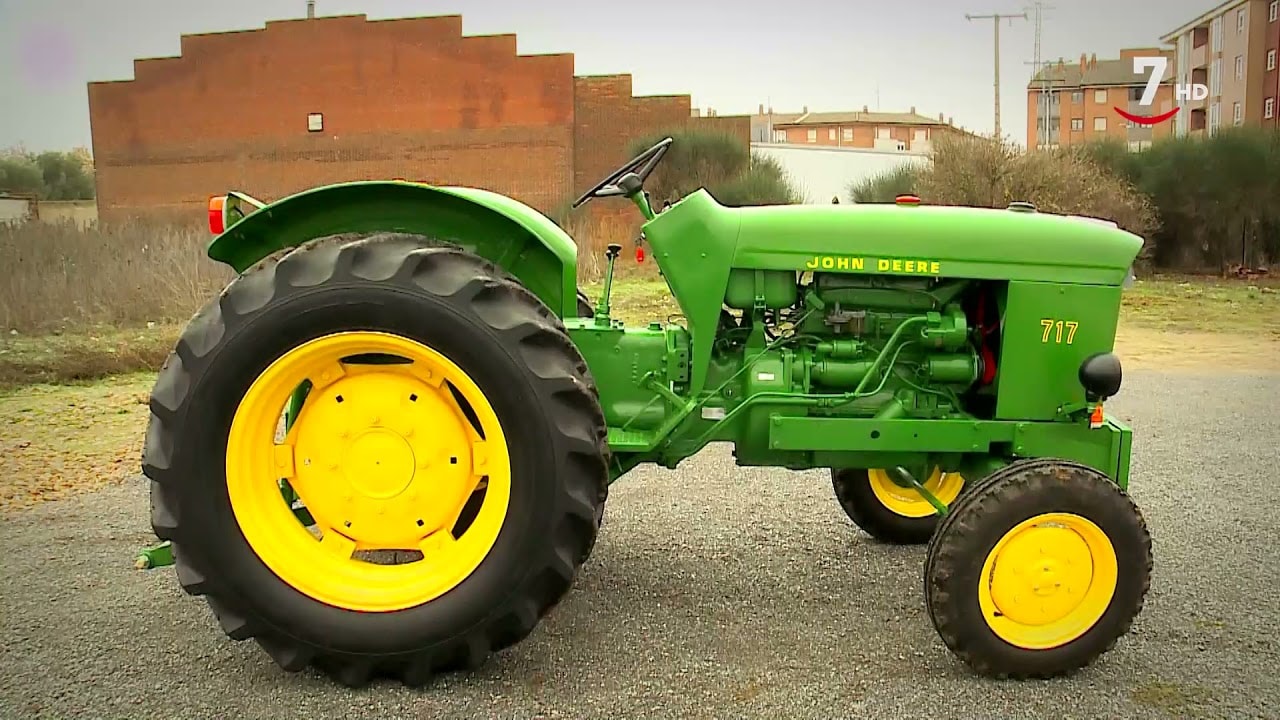 John Deere 717