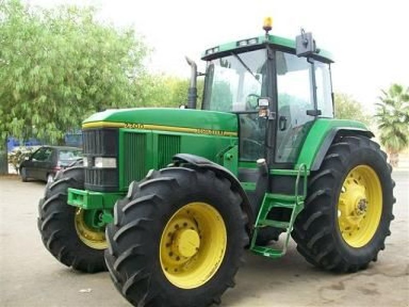 John Deere 7700