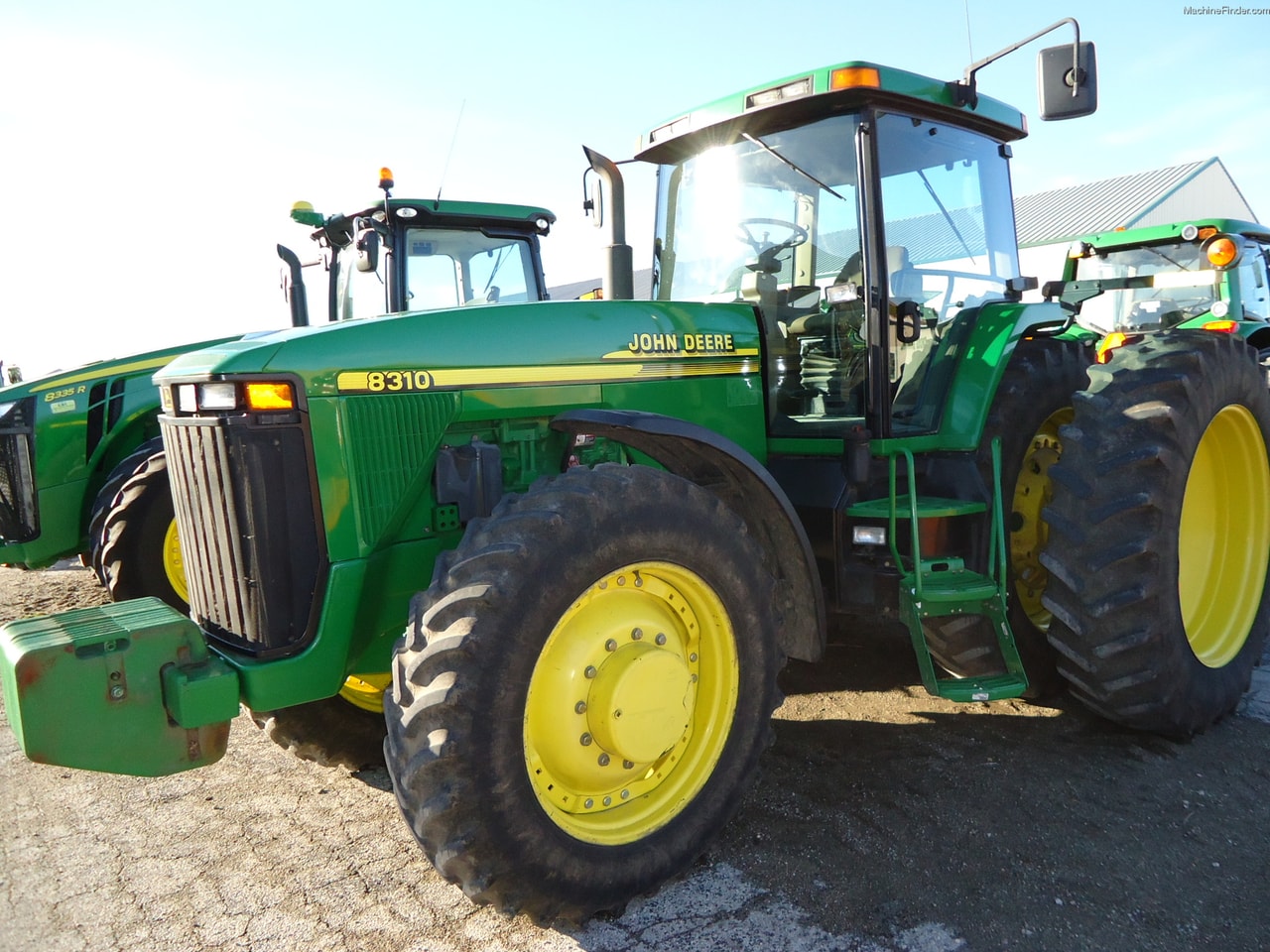 John Deere 8310