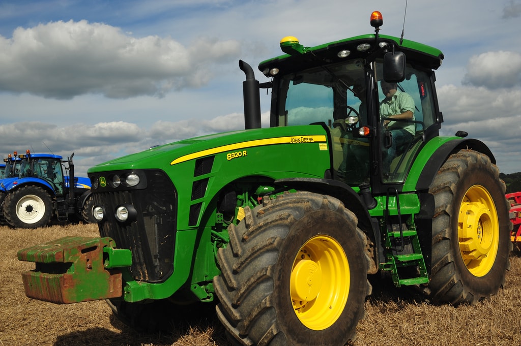 John Deere 8320