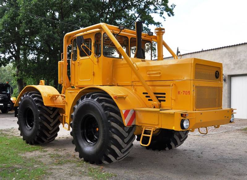 Kirovets K-701M