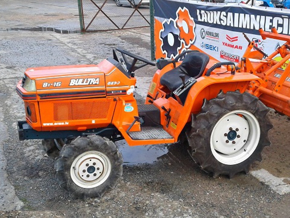 Kubota B1-16