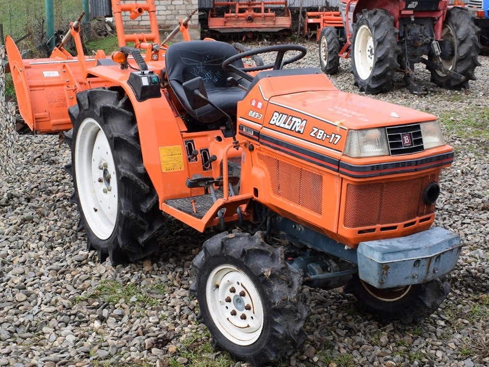 Kubota B1-17