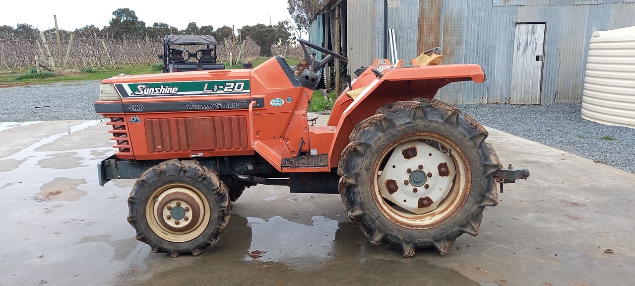 Kubota L1-20