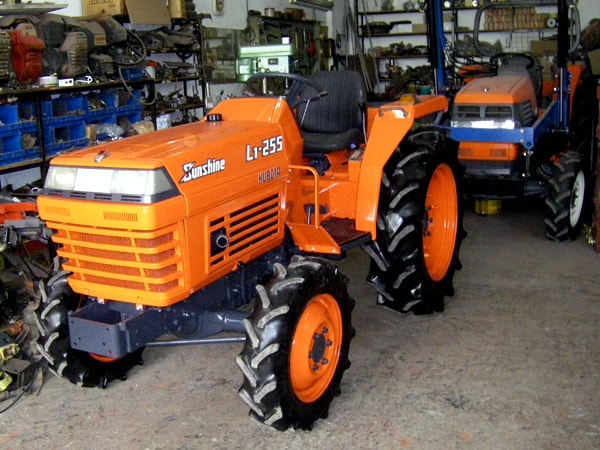 Kubota L1-255