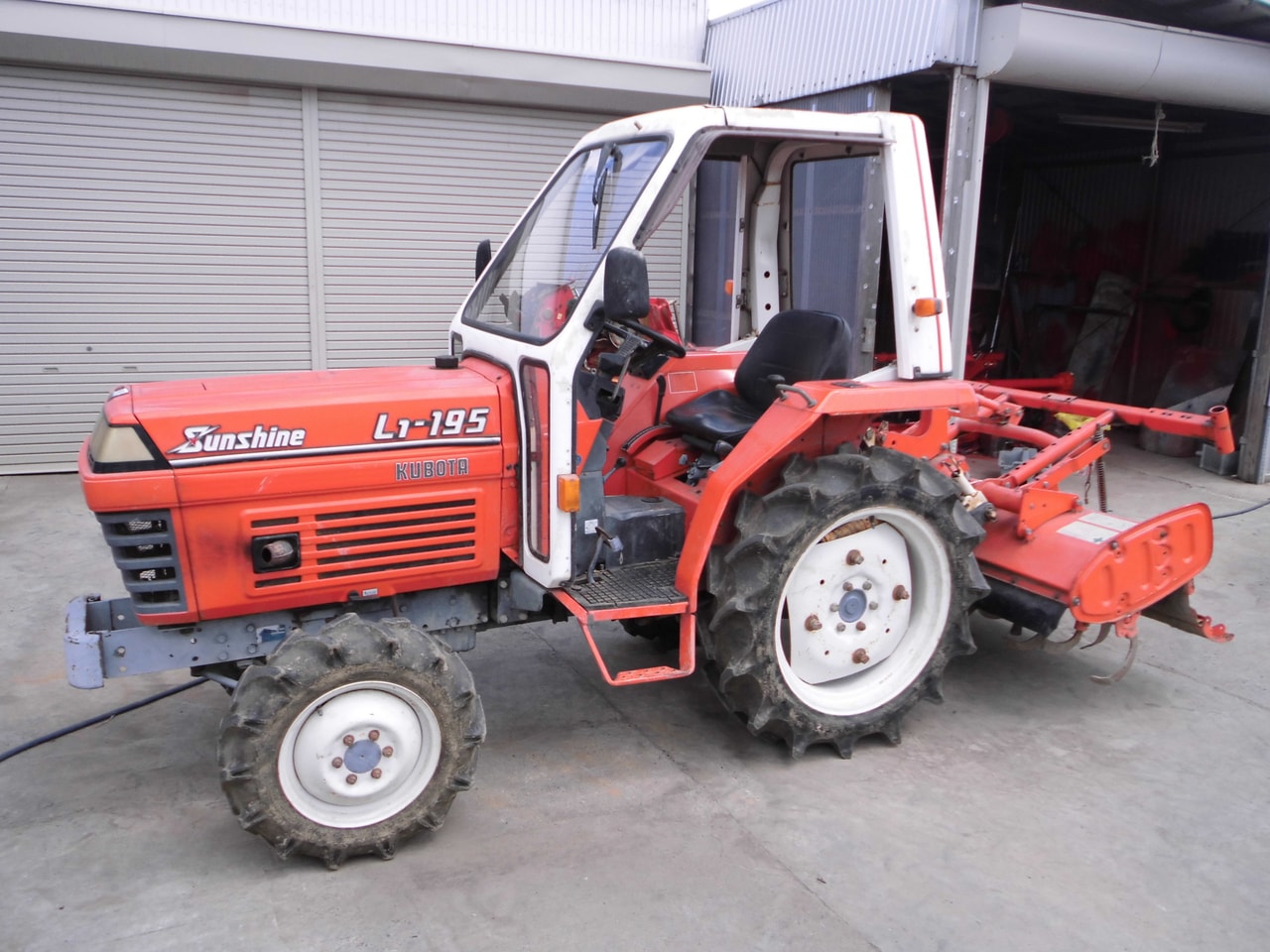 Kubota L1-28