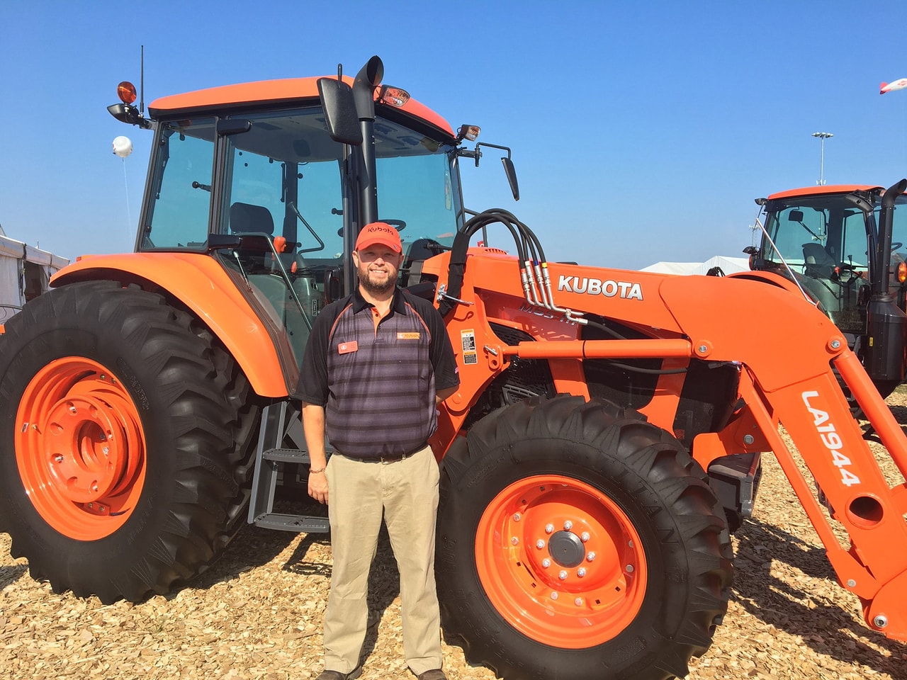 Kubota M6S-111SDSCC