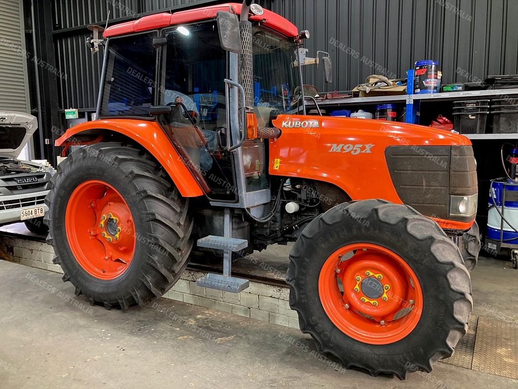 Kubota M95X