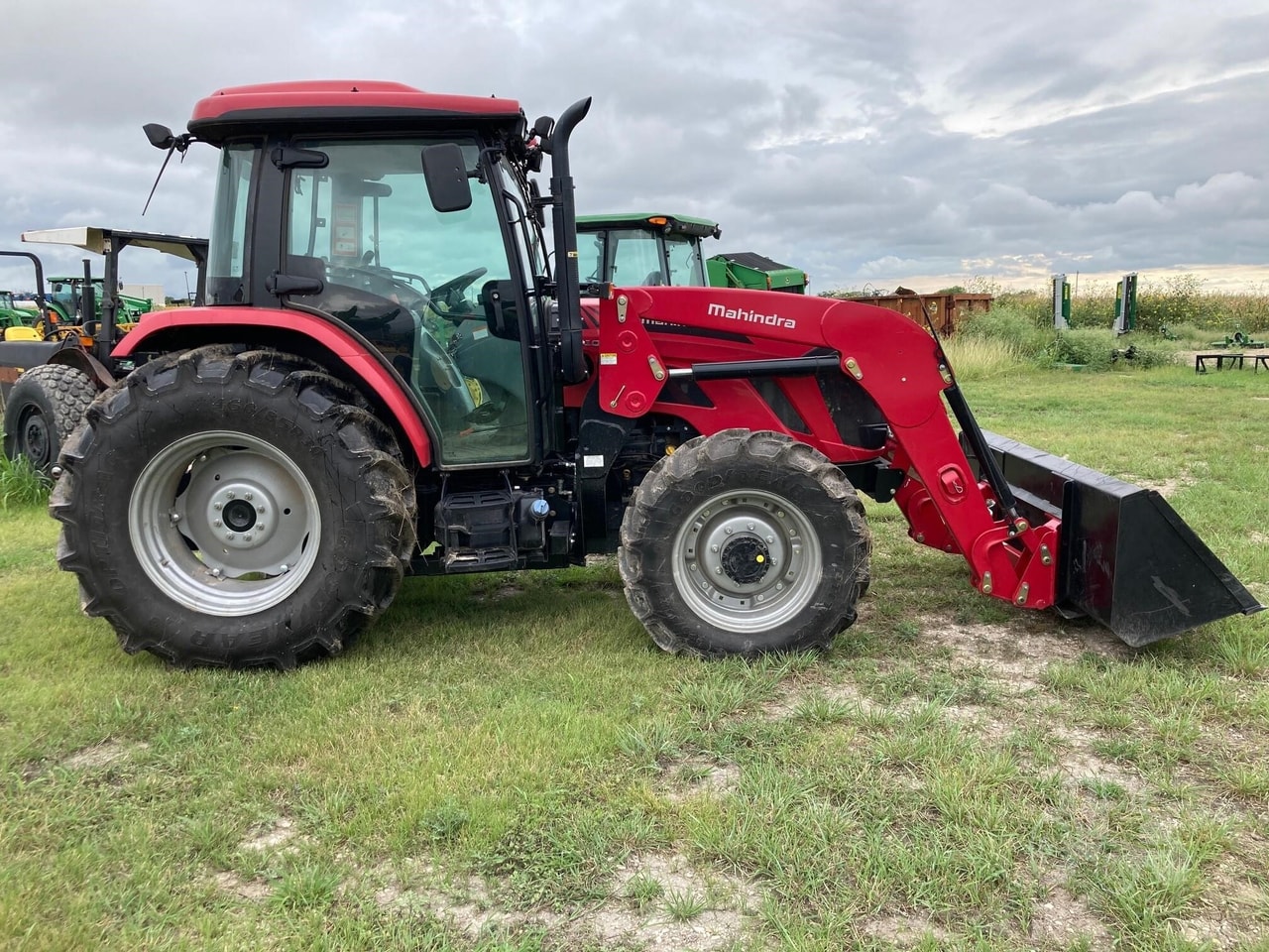 Mahindra 8100
