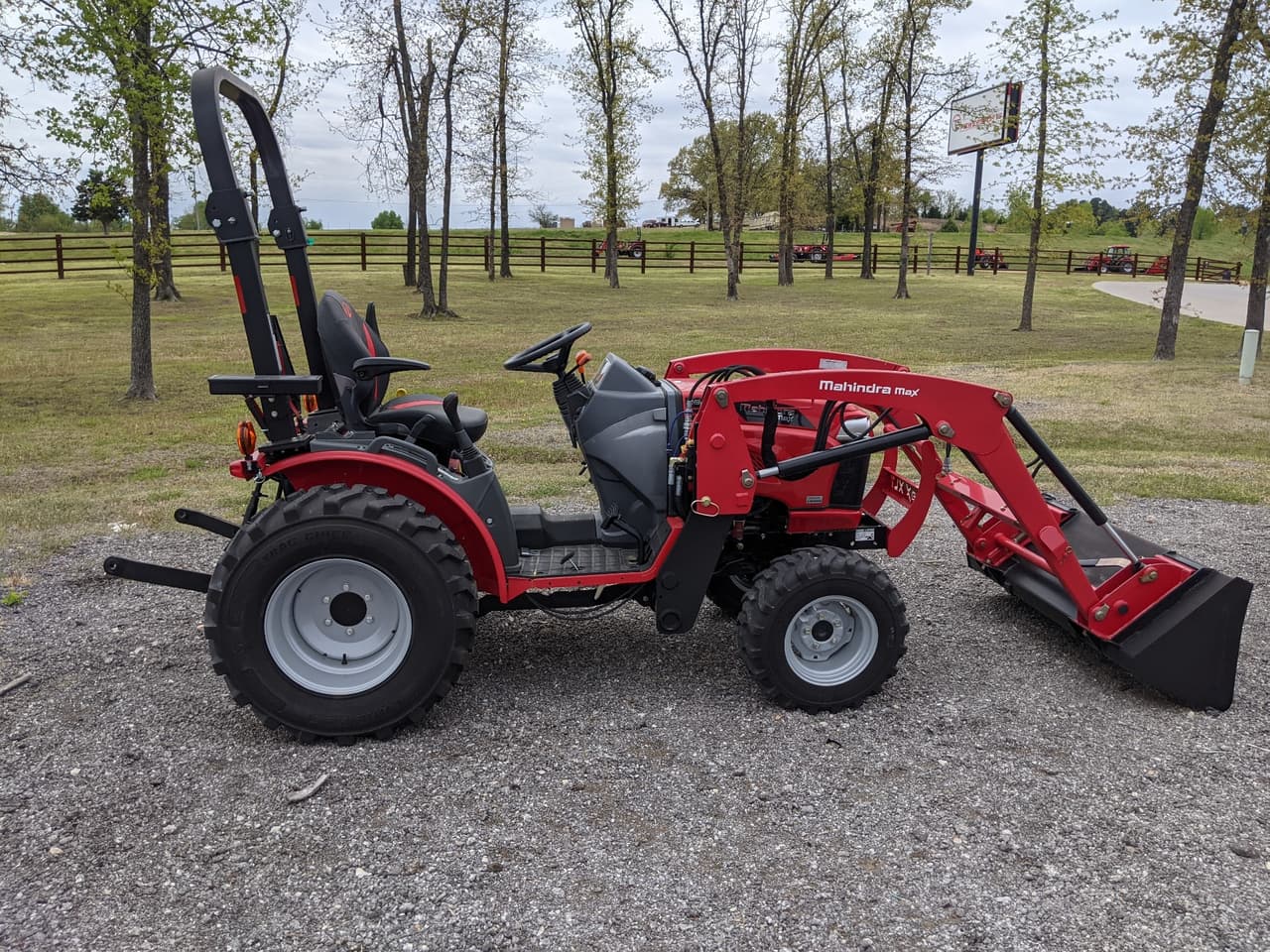 Mahindra Max 26XL