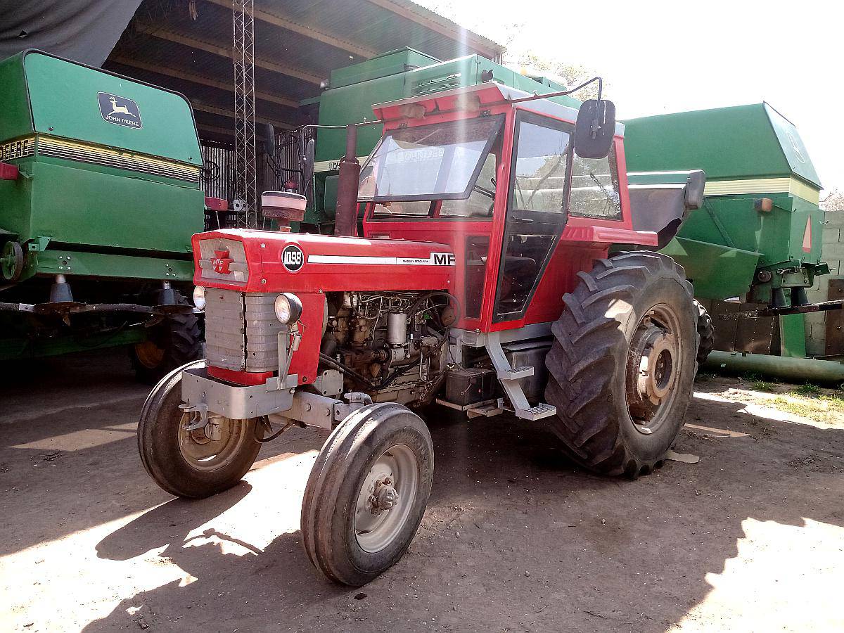 Massey Ferguson 1098