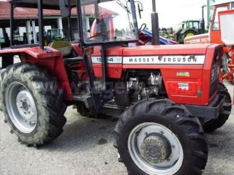 Massey Ferguson 154